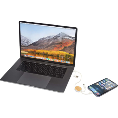 Logotrade mainoslahjat ja liikelahjat tuotekuva: Chechia kierrätysmuovinen 30 cm:n ja 27 W:n datasynkronoiva 5-in-1-pikalatauskaapeli bambukoristeilla